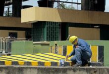 La lucha por el salario mínimo en Colombia convierte los tribunales en escenarios de campaña, otra vez