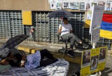 Venezuela Amnesty Bill Stalls as Families Chain Themselves Outside Prison Walls