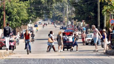 Cubans Walk as Fuel Crisis Paralyzes Daily Life Cubans Walk as Fuel Crisis Paralyzes Daily Life