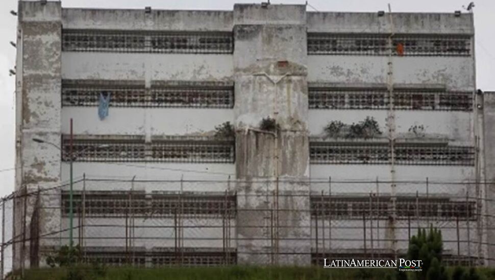 Venezuelan Prison Messages Travel Home on Wrappers, Laundry, and Hope