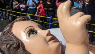  Mexico City’s Tepito Welcomes a Giant Baby Jesus and a Smaller Hope