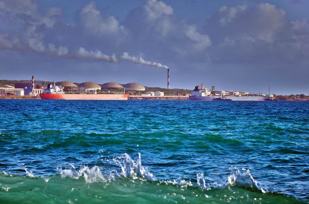 Cuba Oil Lifeline Exposes Latin America’s Old Dependence on Power