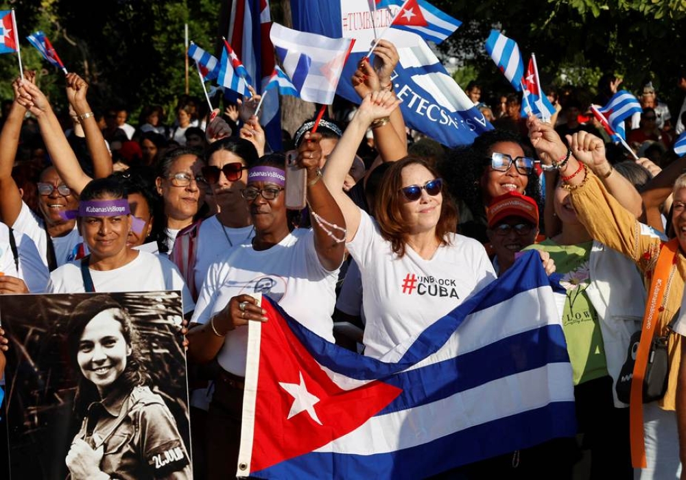Cuban Women Turn Sanctions Into Latin America’s Harshest Public Mirror