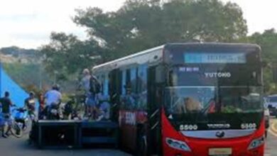 Cuba viaja en un autobús del túnel en medio de su creciente crisis energética