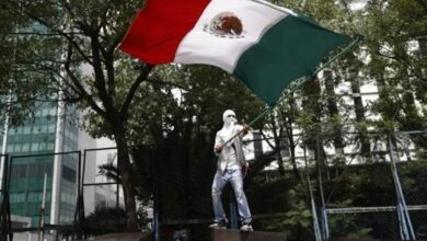 Mexico Pays Corruption’s Hidden Tax While Trust Falls Through Cracks Mexico Pays Corruption’s Hidden Tax While Trust Falls Through Cracks