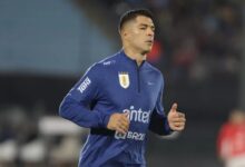 La leyenda uruguaya Suárez se pierde el Mundial mientras Bielsa apuesta por delanteros