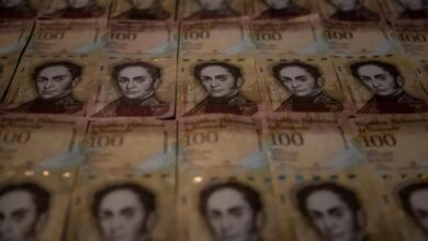 Venezuela’s Bolivar Meltdown Makes Dollars King and Workers Count Pennies