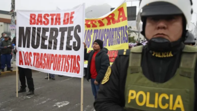 La guerra de los buses en Perú convierte la elección en una lucha por la supervivencia