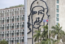 Las negociaciones sobre Cuba ponen a prueba a Washington mientras los presos se convierten en la moneda más dura de la democracia