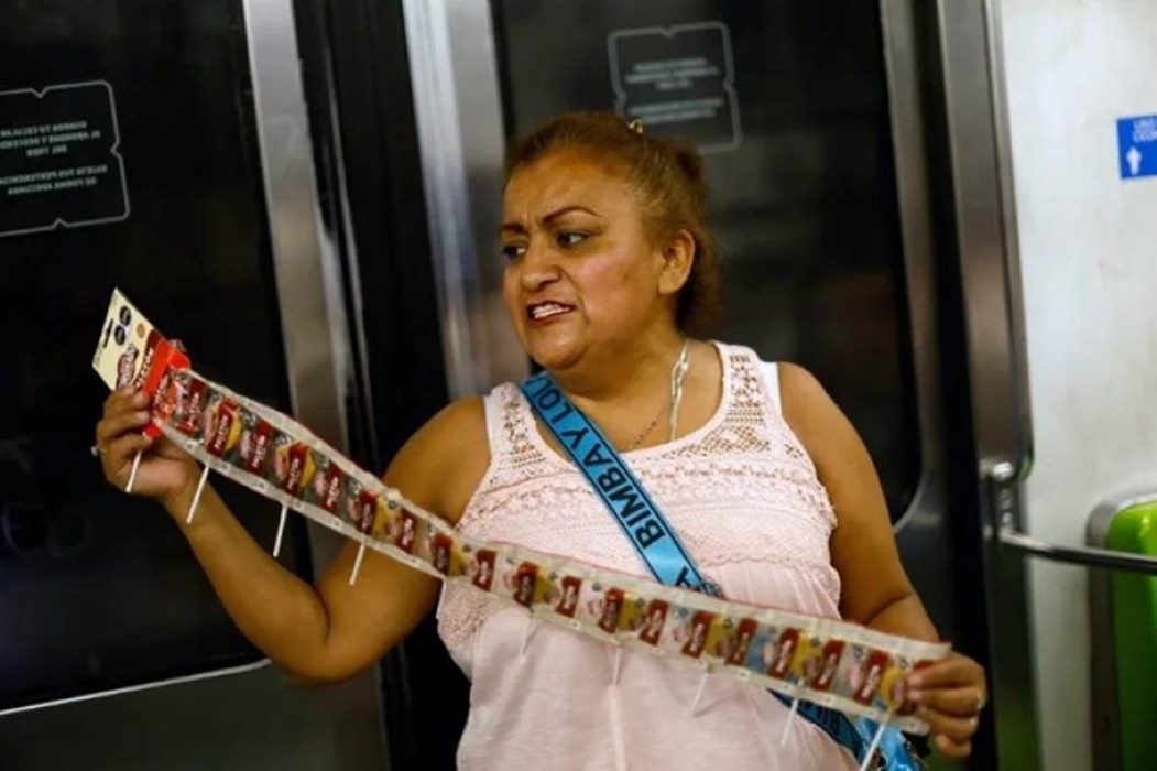 Mexico Sweeps Subway Sellers Away as World Cup Fever Arrives
