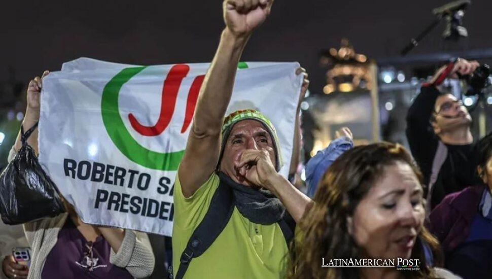 Peru’s Election Turns Into Democracy Test as Sánchez Allies Mobilize Against Fujimori’s Edge
