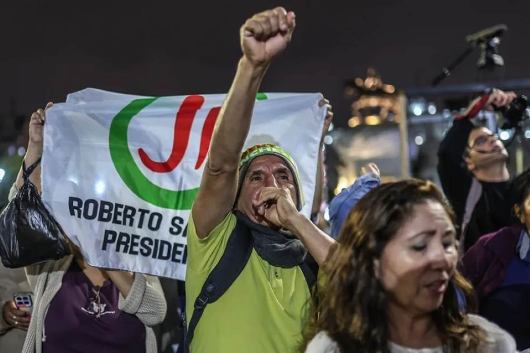 Peru’s Election Turns Into Democracy Test as Sánchez Allies Mobilize Against Fujimori’s Edge