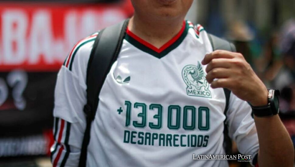 El glamour del Mundial en México se cruza con familias que buscan a sus desaparecidos
