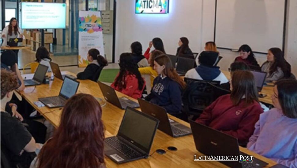 Las niñas de México programan más allá de viejos mitos y hacia futuros tecnológicos