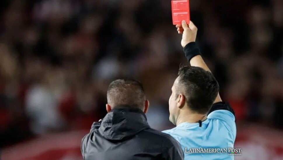 Primera expulsión peruana y la tarjeta roja chilena reescriben el folclore del Mundial