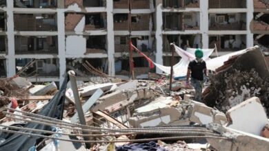 Venezuela corre por viviendas prefabricadas mientras los campamentos tras el sismo siguen llenándose