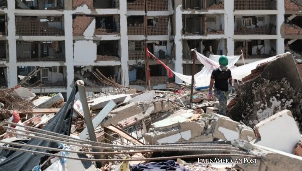 Venezuela corre por viviendas prefabricadas mientras los campamentos tras el sismo siguen llenándose