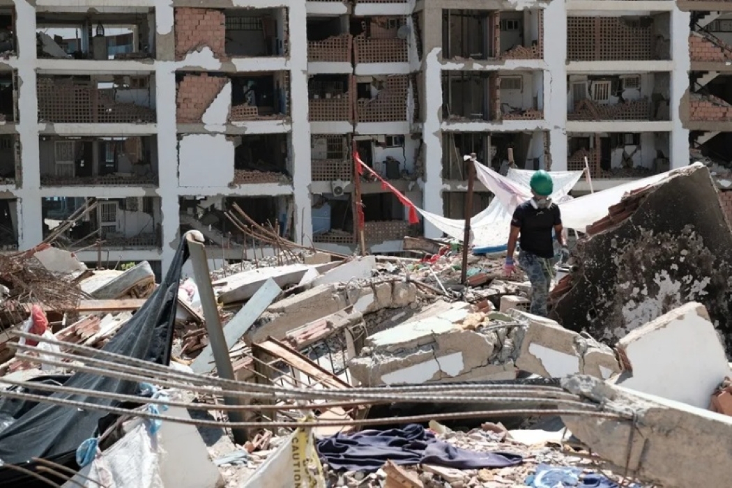 Venezuela Races for Prefab Homes as Quake Camps Keep Filling