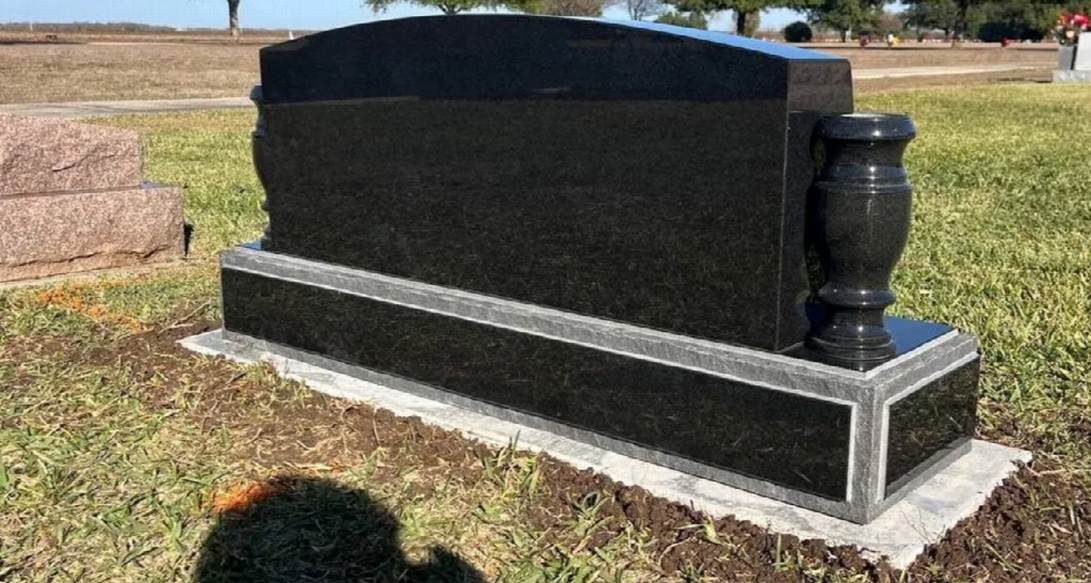 Lápidas de mármol: lo que una asesora de monumentos les dice a las familias antes de comprar Lápidas de mármol: lo que una asesora de monumentos les dice a las familias antes de comprar