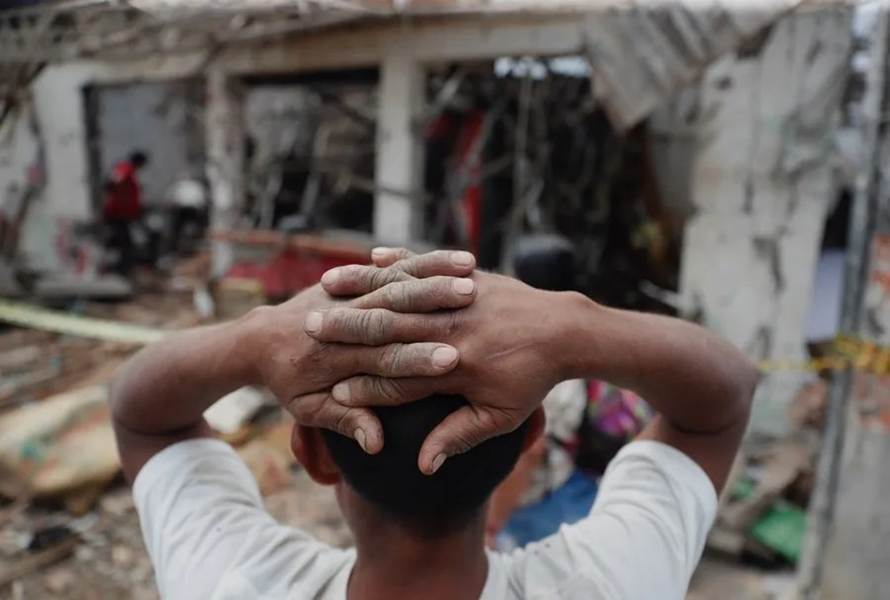In Colombia, Armed Groups Recruit Children Through the Endless Scroll